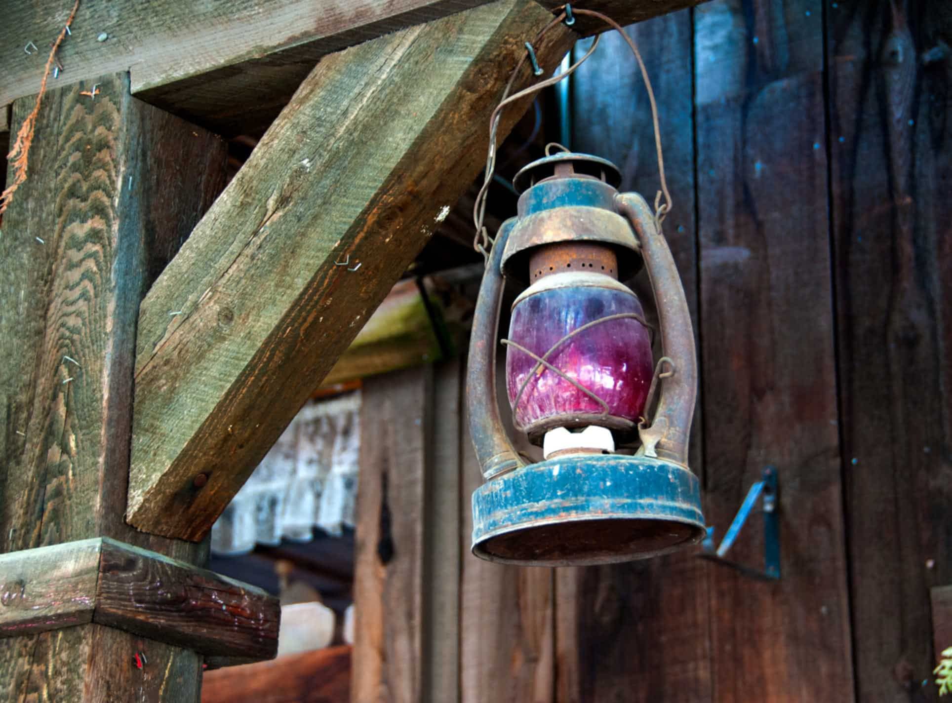 Gemici Fenerleri ile Bahçenizde Deniz Temalı Dekorasyon