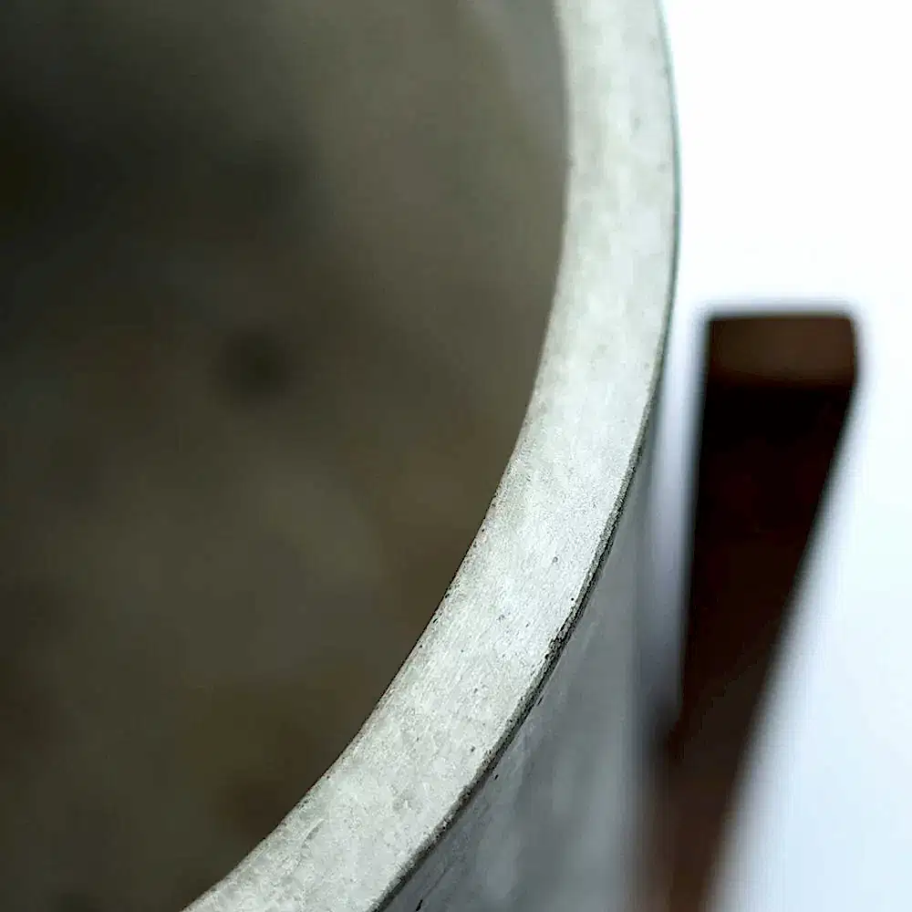 Berlin Ahşap Ayaklı Yuvarlak Beton Saksı M Gri