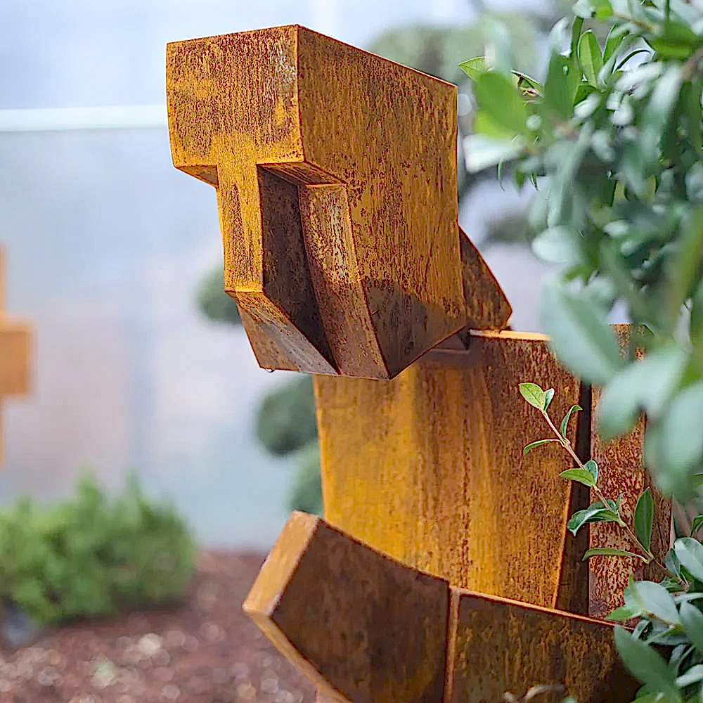 Corten Robot Adam Heykeli