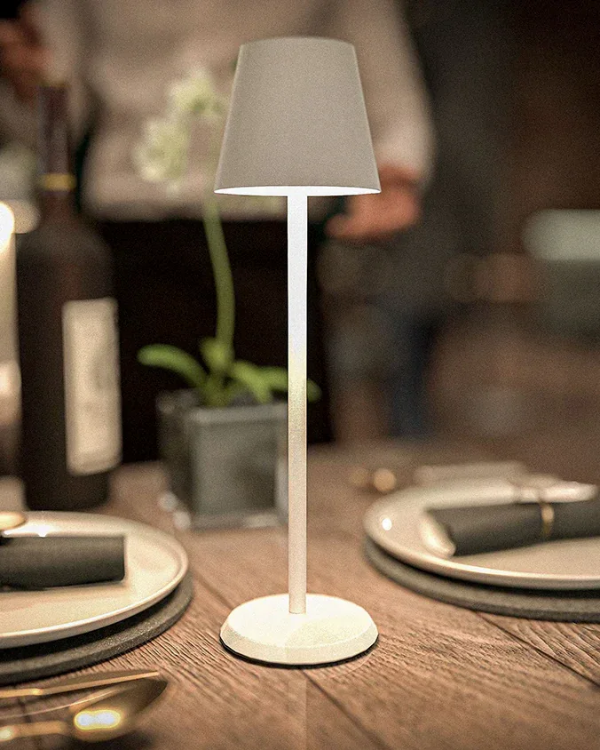 Feline Kablosuz Şarjlı Masa Lambası – Beyaz