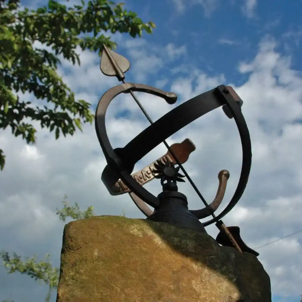 Güneş Saati Kahverengi