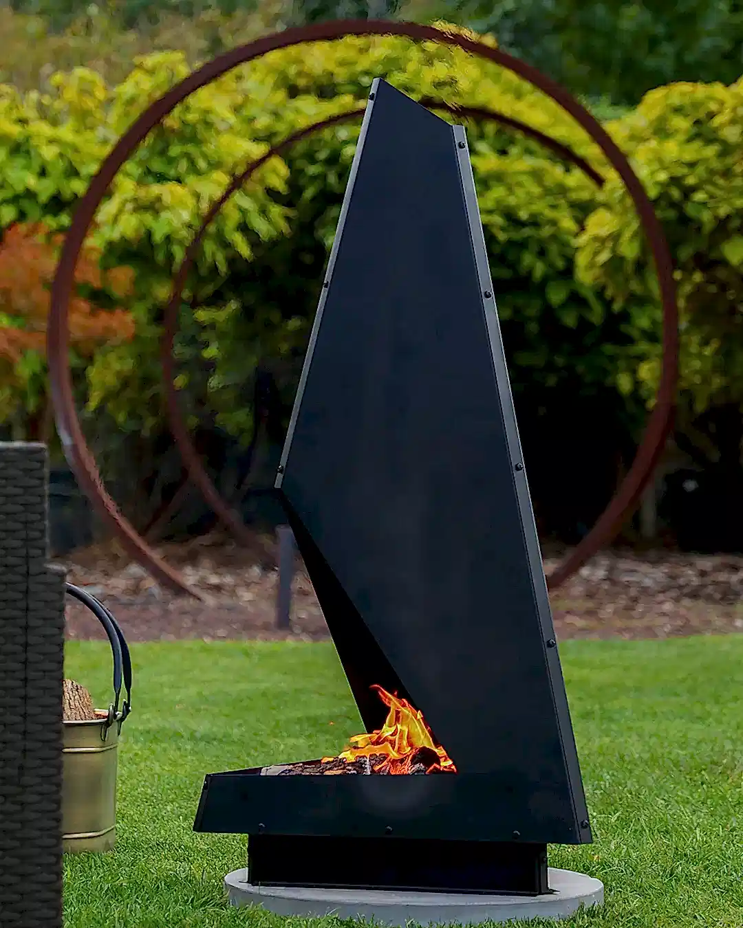 Helsinki Bahçe Şöminesi