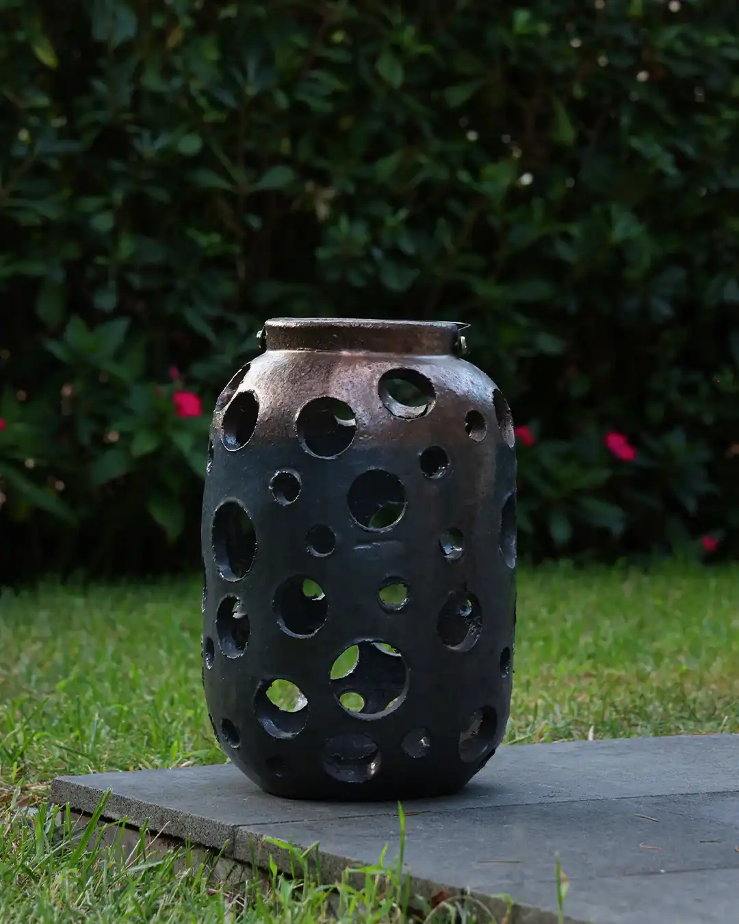 Lantern Yuvarlak Desenli Gümüş Büyük Boy Mumluk